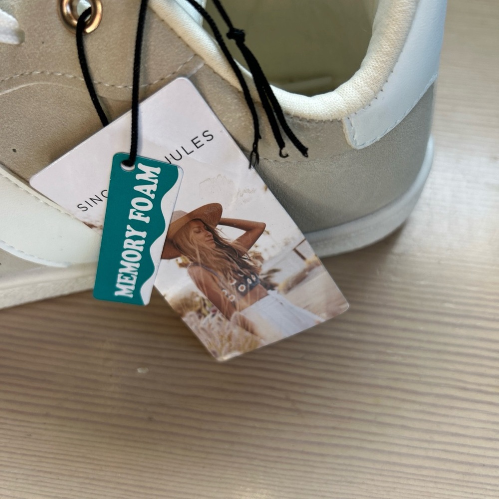 NWT Sincerely Jules Comfort Women's Memory Foam Sneakers Beige Size 7.5 - Picture 11 of 14